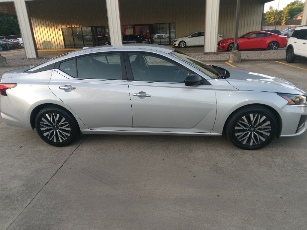 Thumbnail: 2024 Nissan Altima - 7