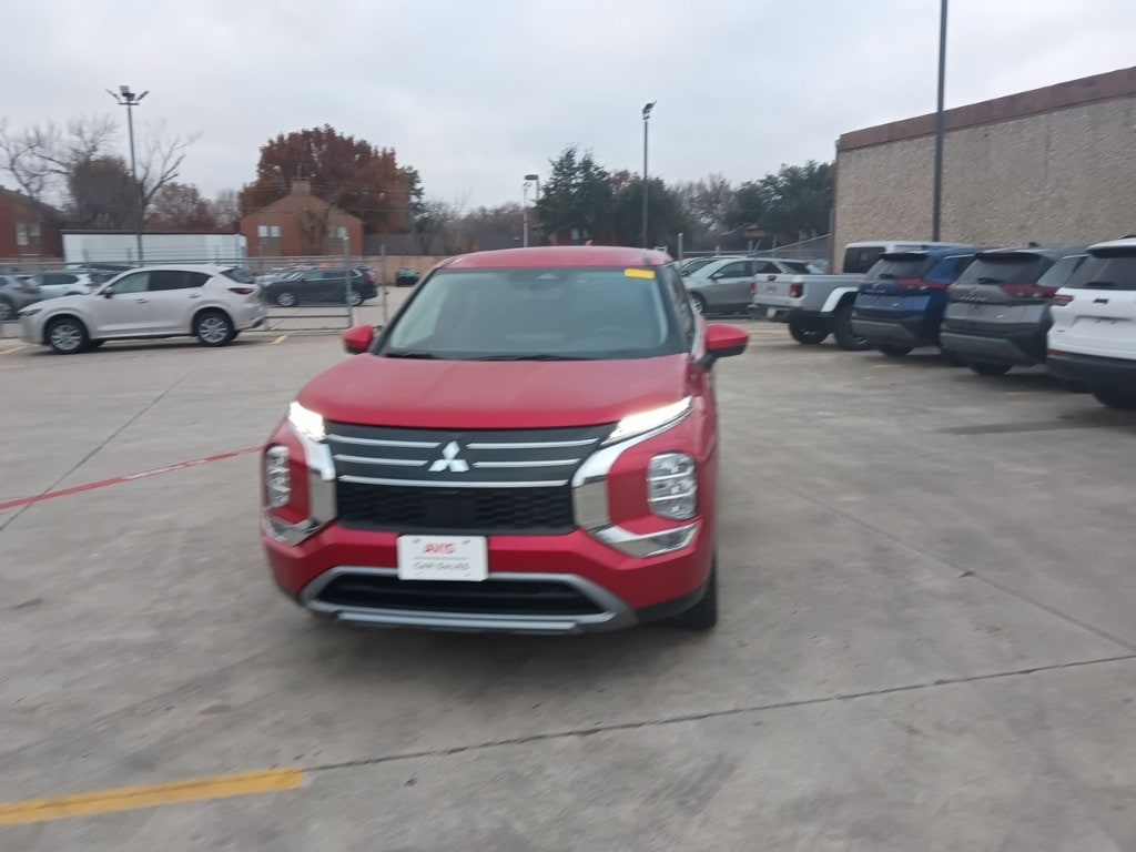 Thumbnail: 2025 Mitsubishi Outlander - 5