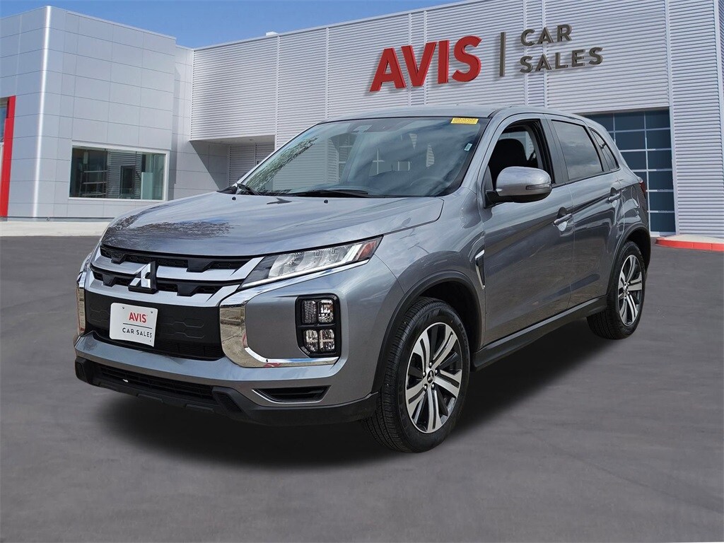 2025 Mitsubishi Outlander Sport SE's photo