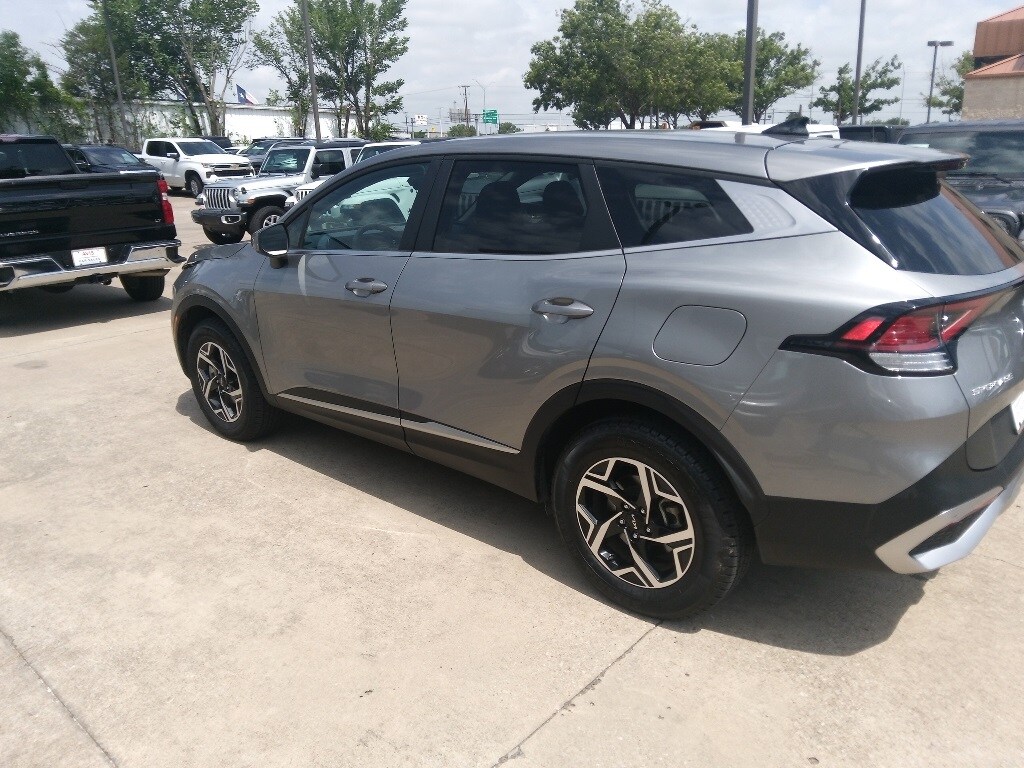 Thumbnail: 2023 Kia Sportage - 4