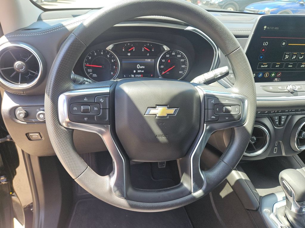 Thumbnail: 2025 Chevrolet Blazer - 18