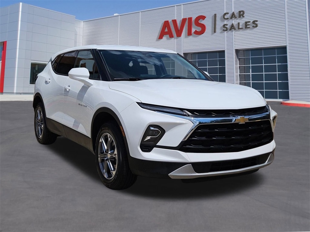 Thumbnail: 2023 Chevrolet Blazer - 3