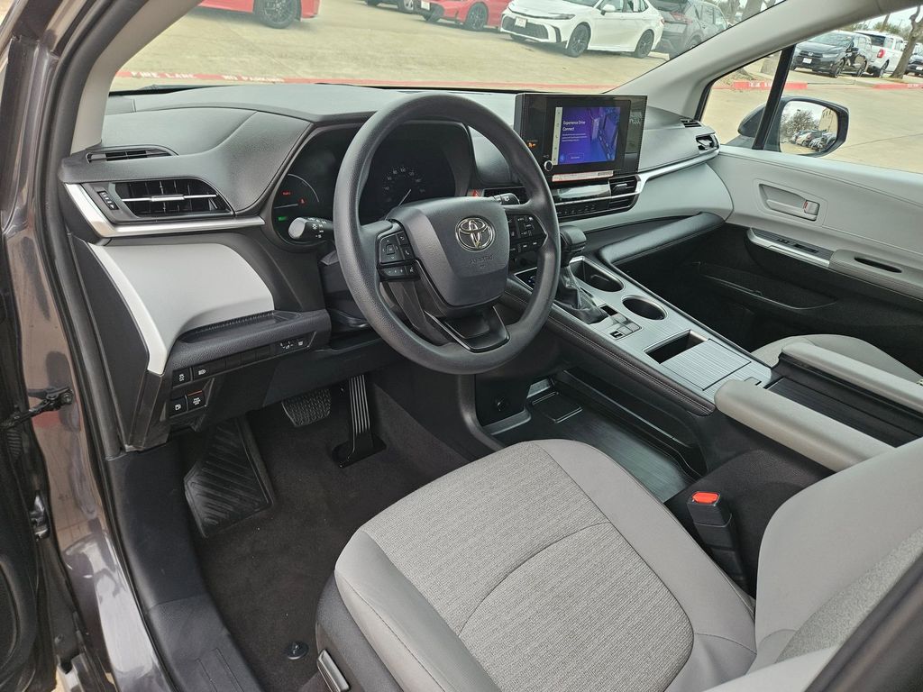 Thumbnail: 2025 Toyota Sienna - 13