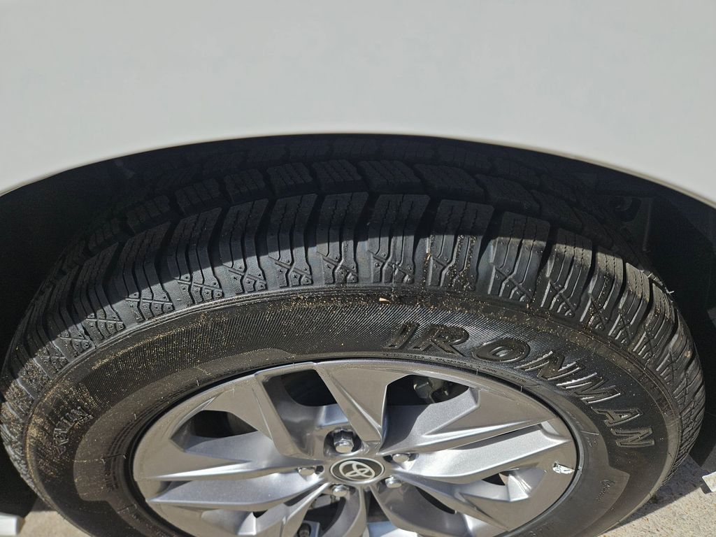 Thumbnail: 2025 Toyota Sienna - 26