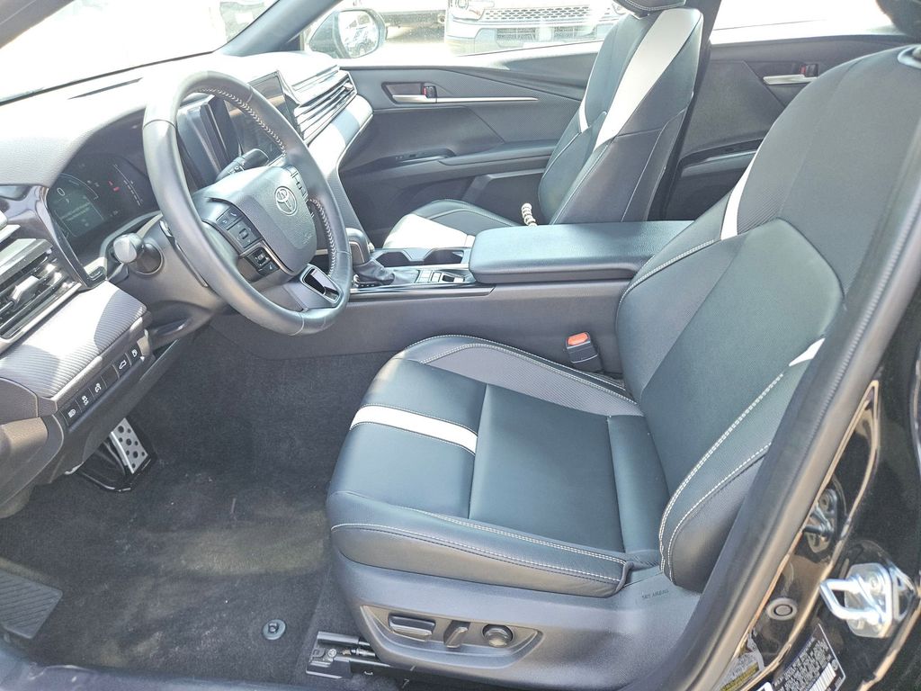 Thumbnail: 2025 Toyota Camry - 11