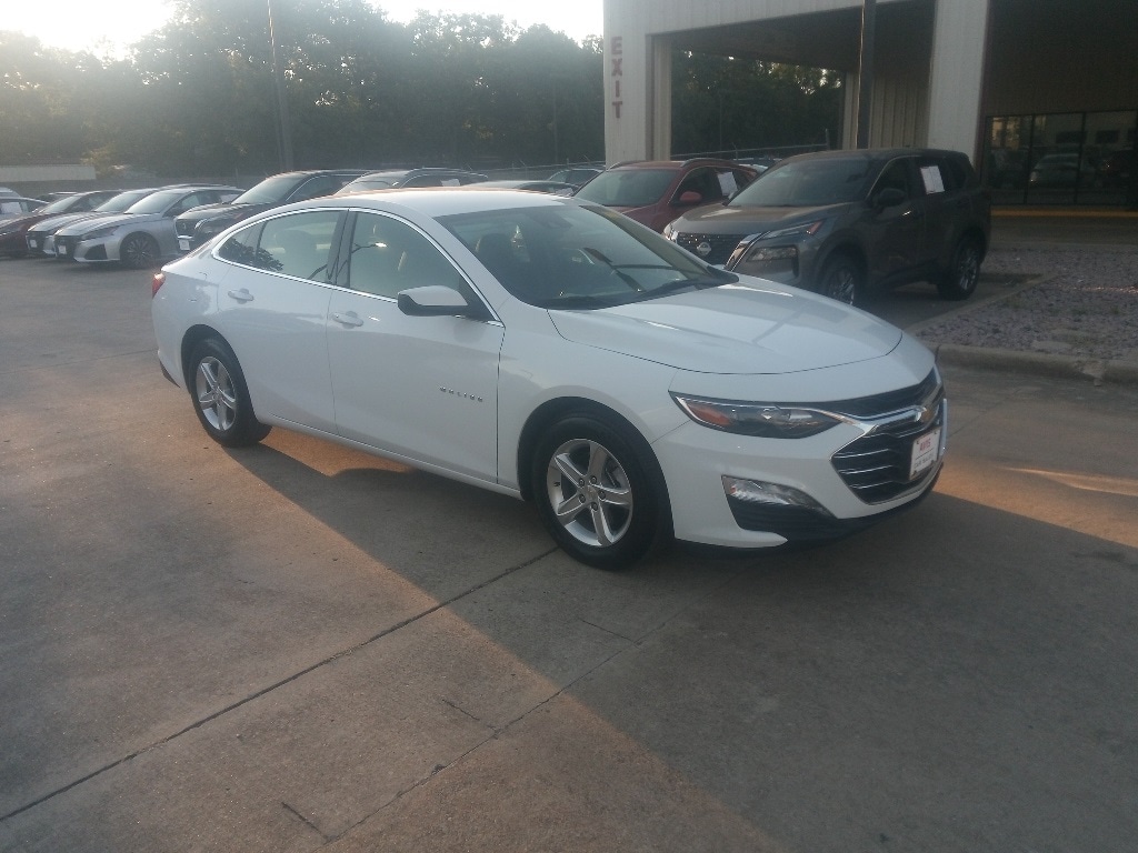 Thumbnail: 2024 Chevrolet Malibu - 6