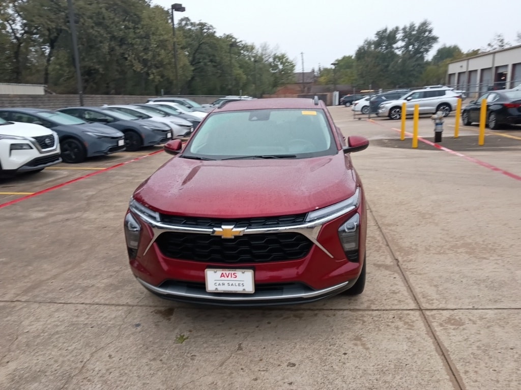 Thumbnail: 2025 Chevrolet Trax - 2