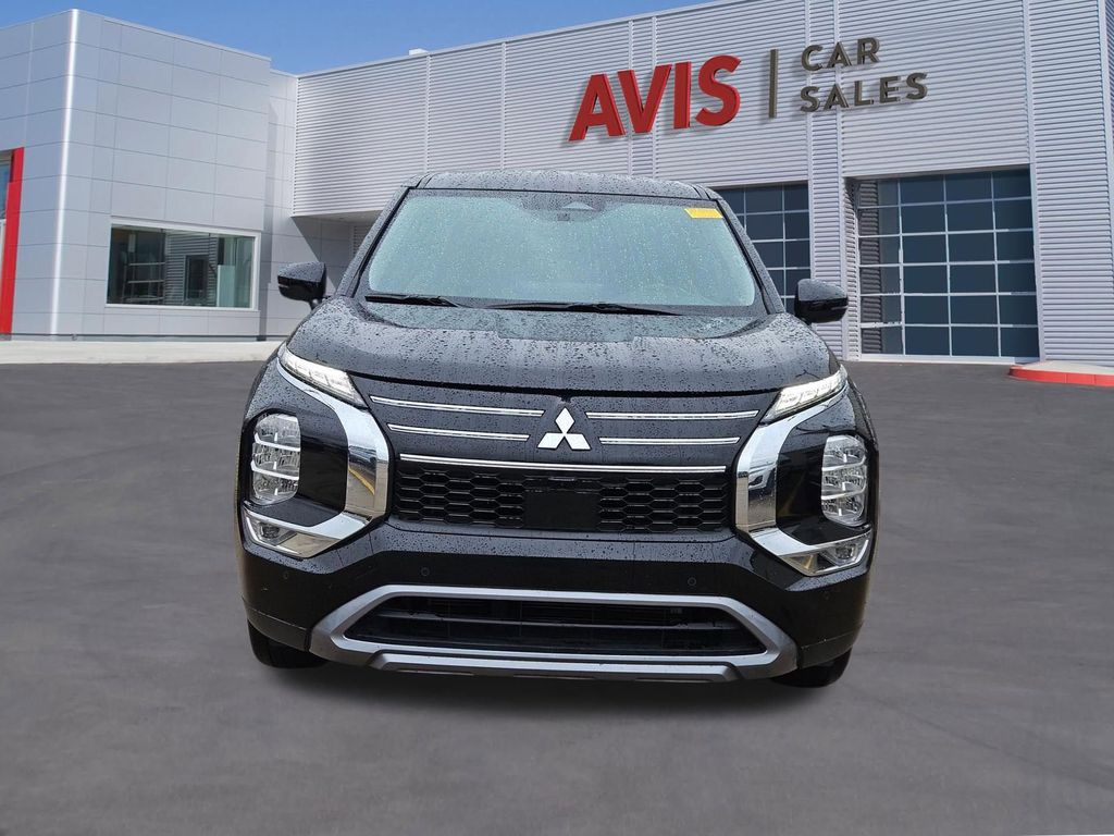 Thumbnail: 2025 Mitsubishi Outlander - 10