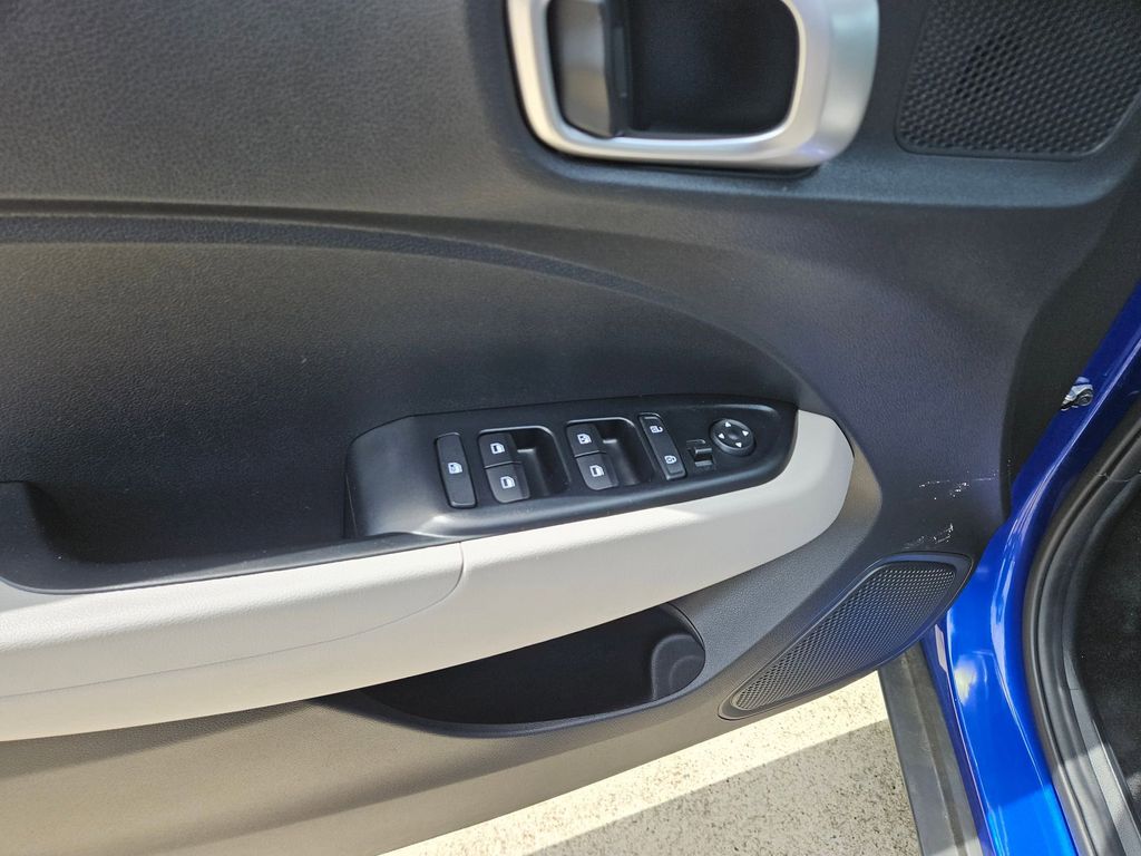 Thumbnail: 2025 Hyundai Venue - 15