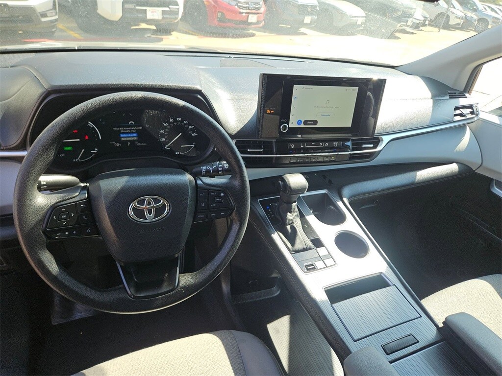 Thumbnail: 2025 Toyota Sienna - 16