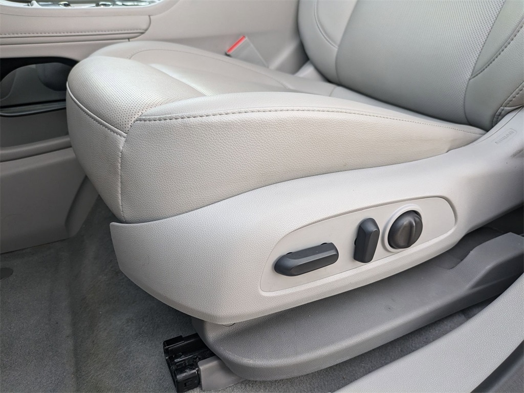 2023 GMC Acadia SLT 14
