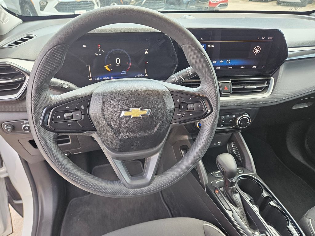 Thumbnail: 2025 Chevrolet TrailBlazer - 17