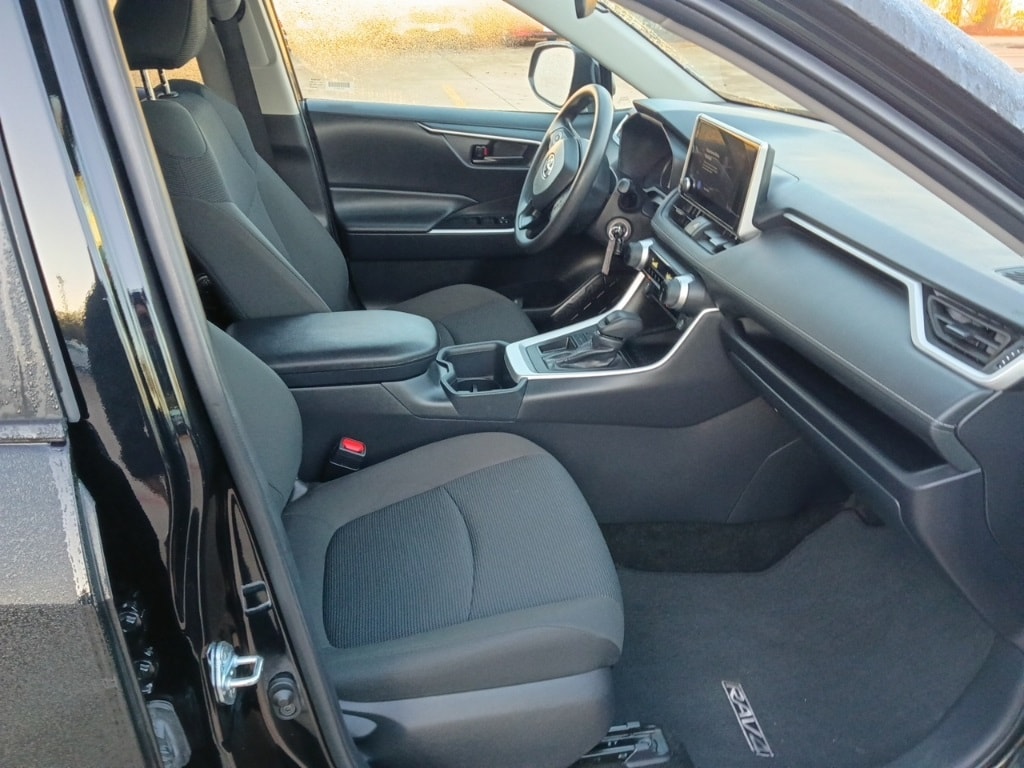 Thumbnail: 2025 Toyota RAV4 - 8