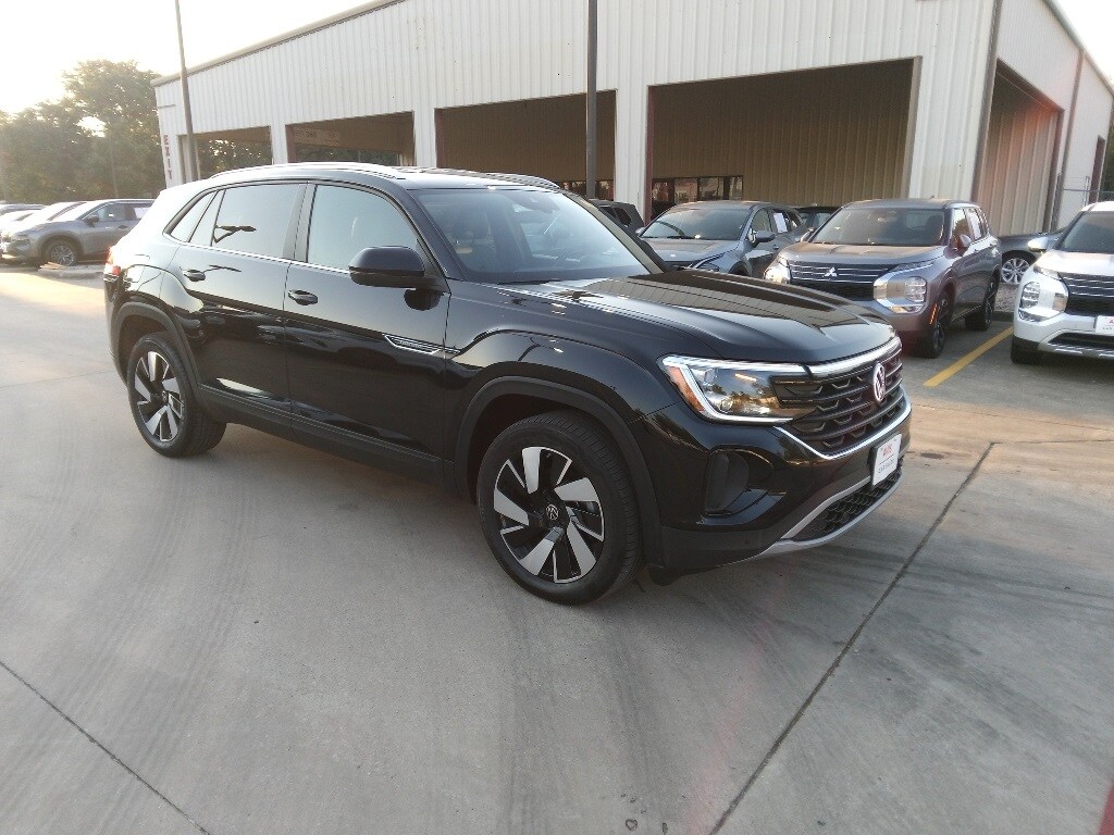 Certified 2025 Volkswagen Atlas Cross Sport 2.0T SE w/Technology SUV