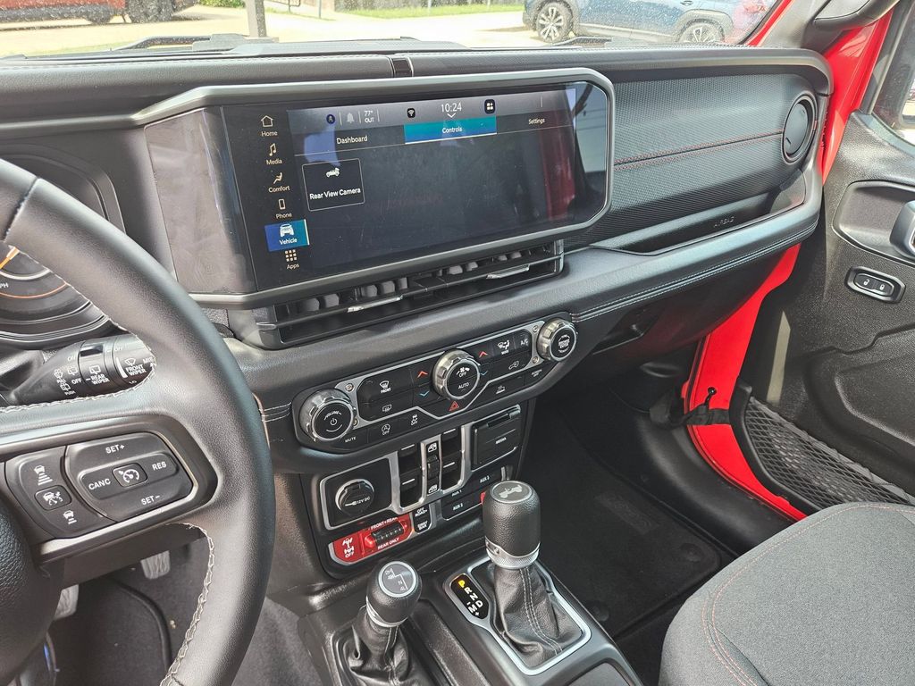 Thumbnail: 2025 Jeep Wrangler - 19