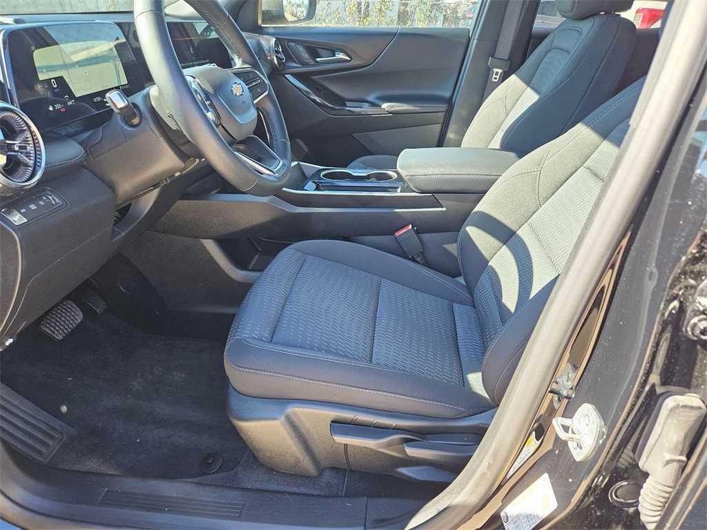 Thumbnail: 2025 Chevrolet Equinox - 11