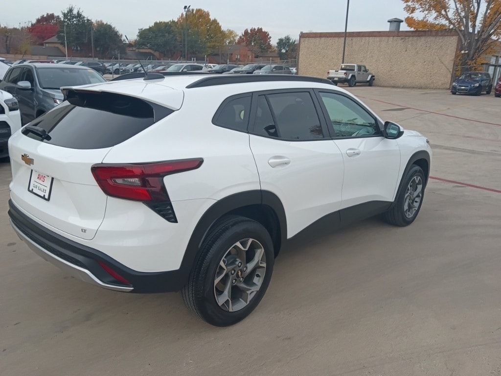 Thumbnail: 2025 Chevrolet Trax - 9