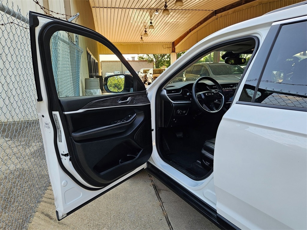 2023 Jeep Grand Cherokee Limited Edition 11