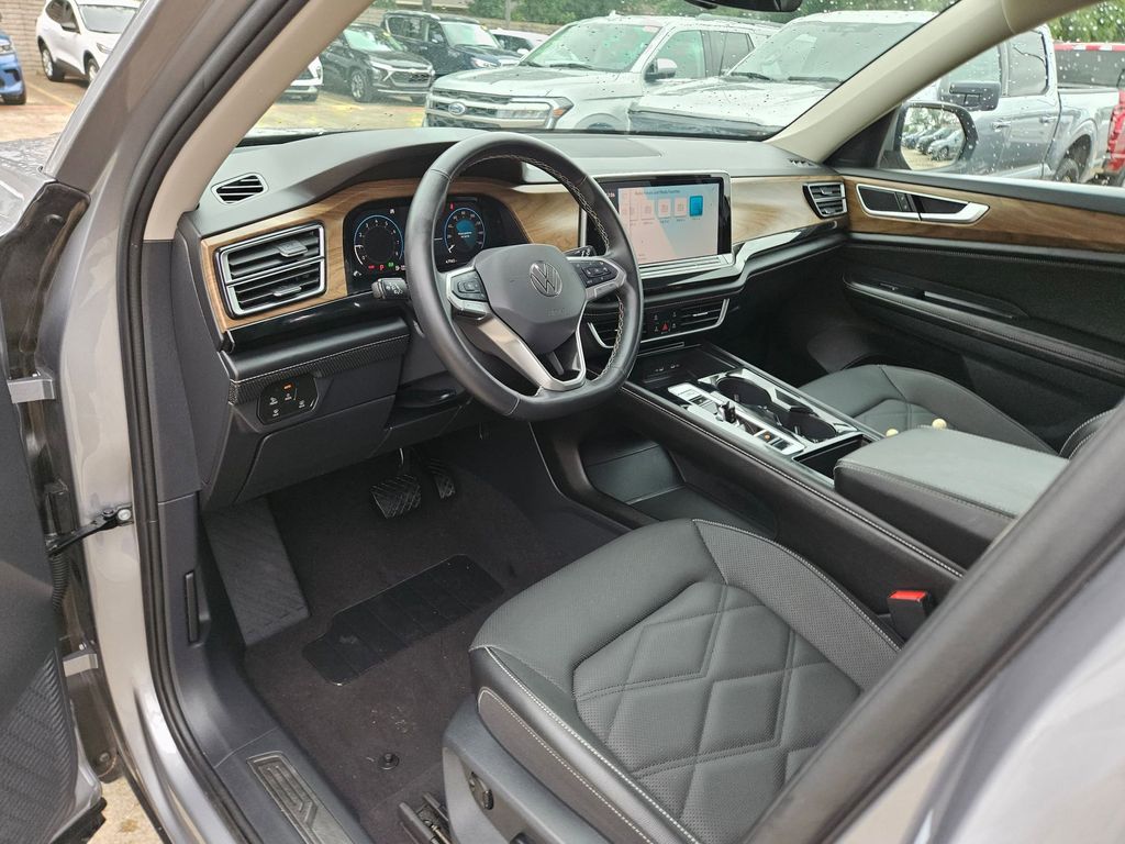 Thumbnail: 2024 Volkswagen Atlas - 13