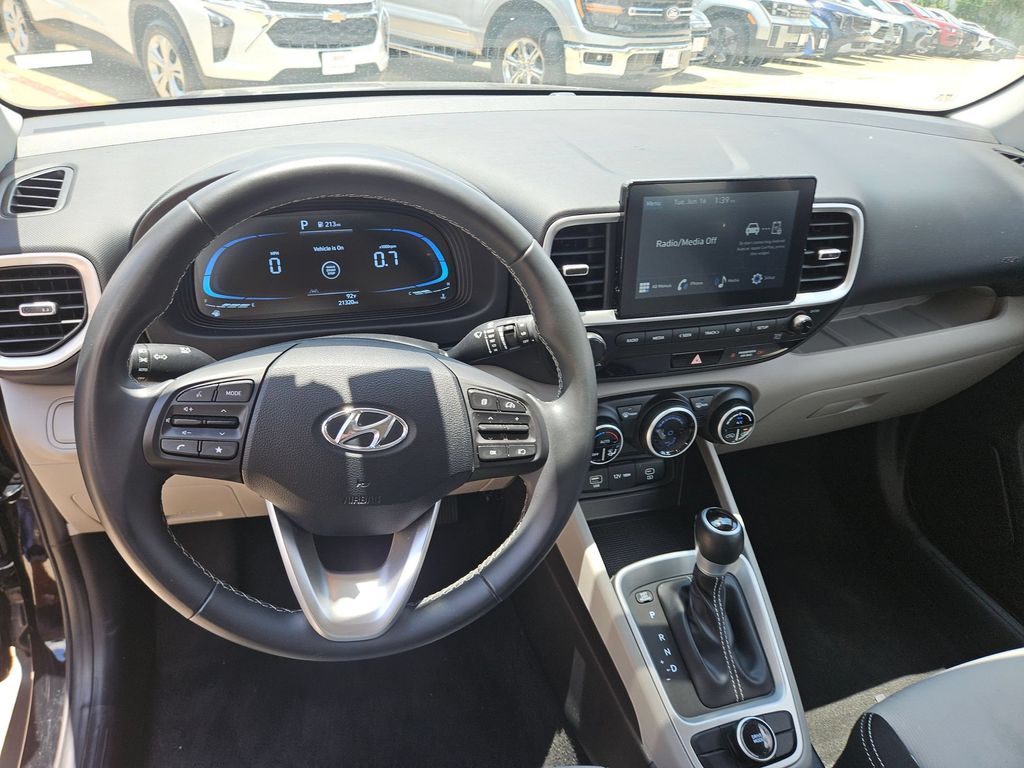 Thumbnail: 2025 Hyundai Venue - 17