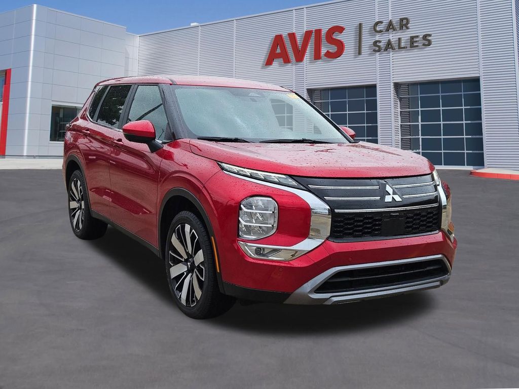 Thumbnail: 2025 Mitsubishi Outlander - 9
