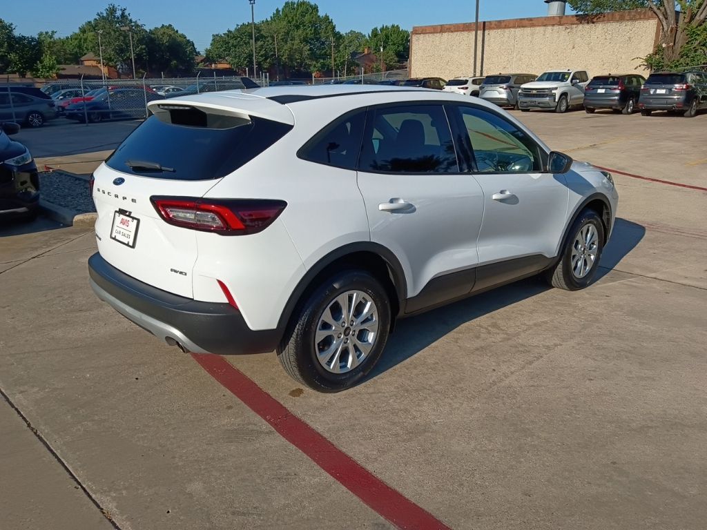Thumbnail: 2025 Ford Escape - 7