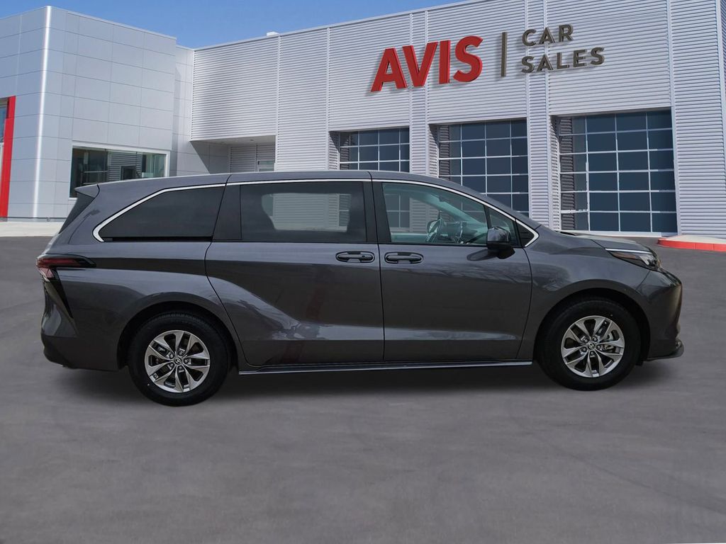 Thumbnail: 2025 Toyota Sienna - 7