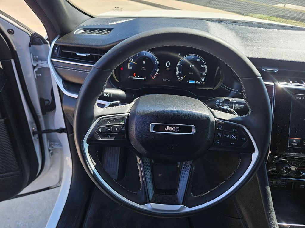 Thumbnail: 2024 Jeep Grand Cherokee L - 18