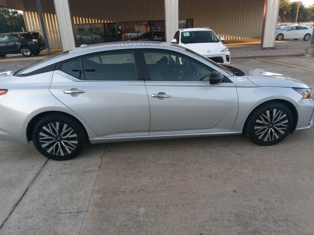 Thumbnail: 2024 Nissan Altima - 6