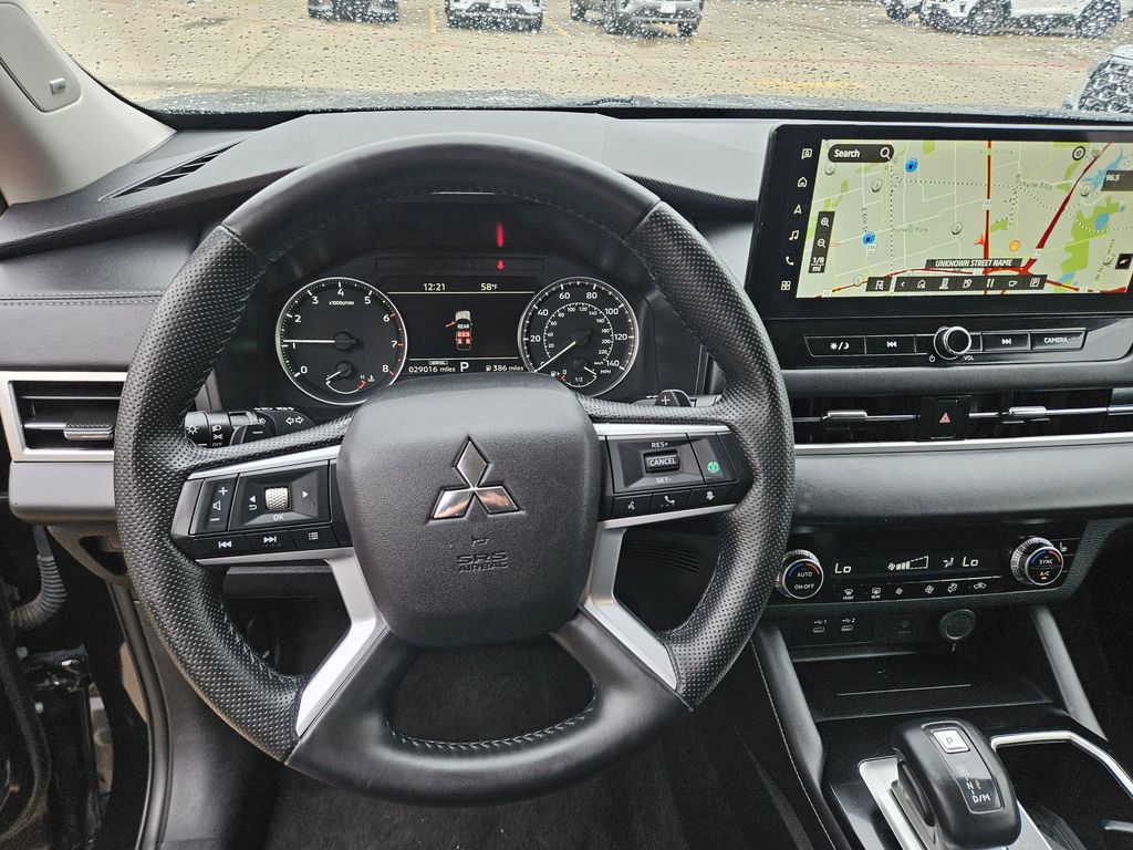 Thumbnail: 2025 Mitsubishi Outlander - 18