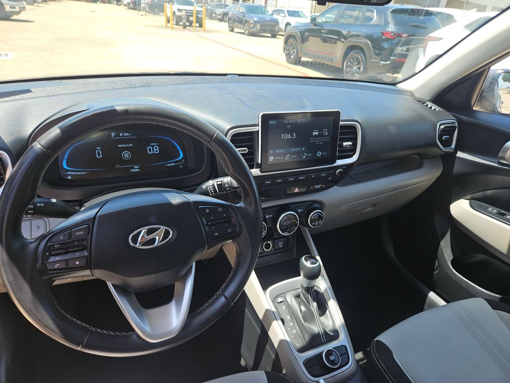 Thumbnail: 2025 Hyundai Venue - 16