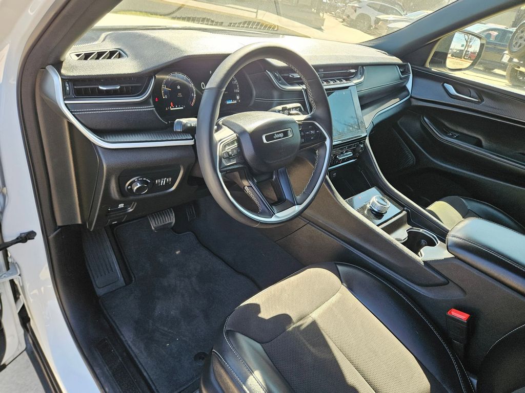 Thumbnail: 2024 Jeep Grand Cherokee L - 13