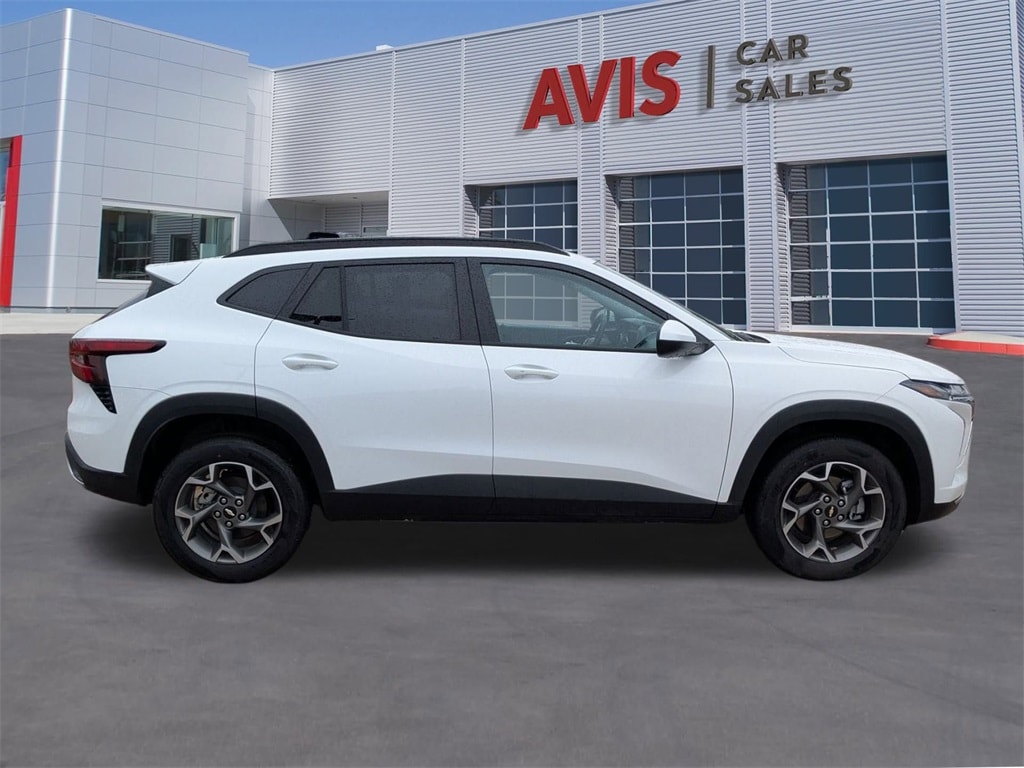 Thumbnail: 2025 Chevrolet Trax - 7