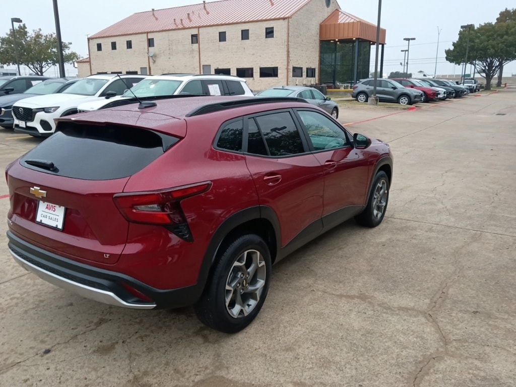 Thumbnail: 2025 Chevrolet Trax - 5