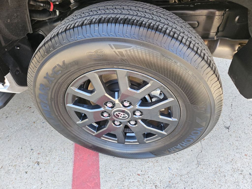 Thumbnail: 2025 Toyota 4Runner - 25