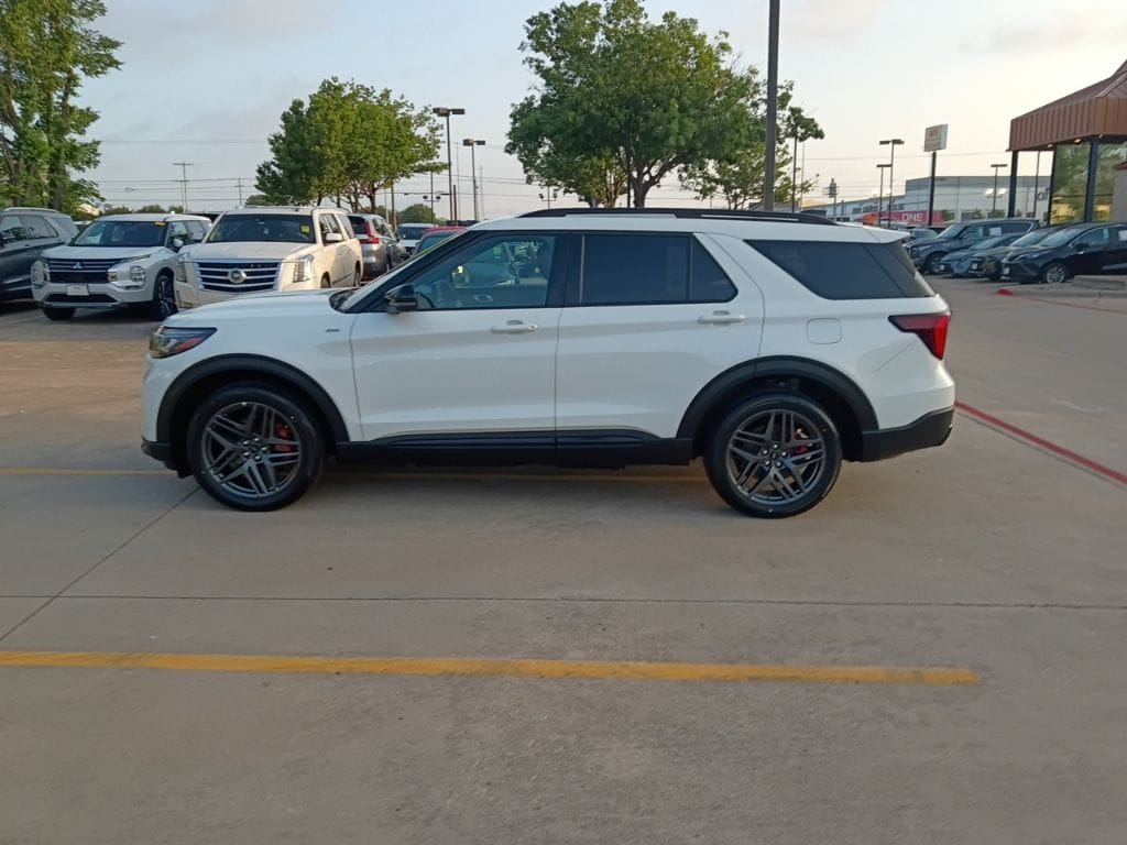 Thumbnail: 2025 Ford Explorer - 5