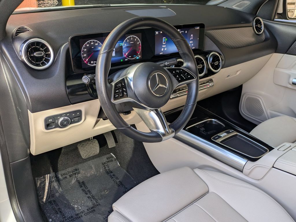 Thumbnail: 2025 Mercedes-Benz GLA - 14