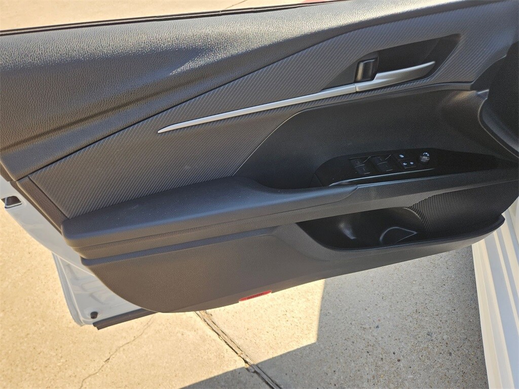 Thumbnail: 2025 Toyota Camry - 14