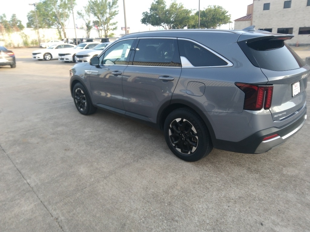 Thumbnail: 2024 Kia Sorento - 4