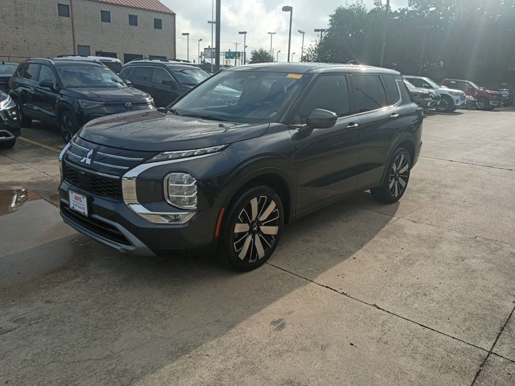 2025 Mitsubishi Outlander SE S-AWC's photo