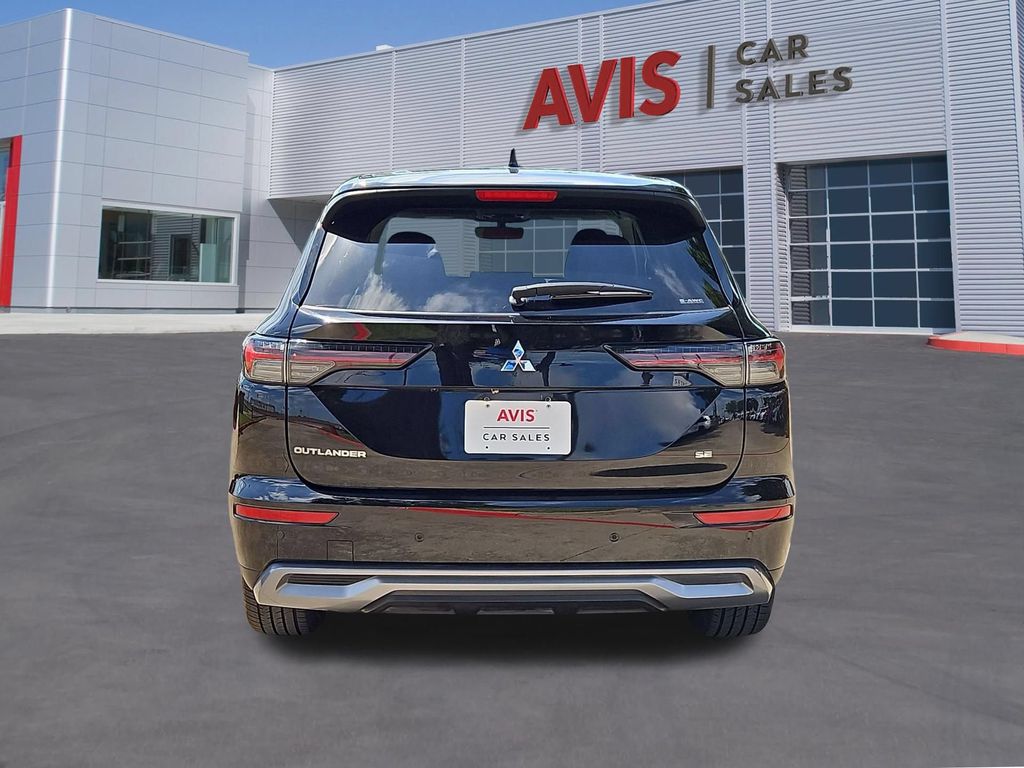 Thumbnail: 2025 Mitsubishi Outlander - 7