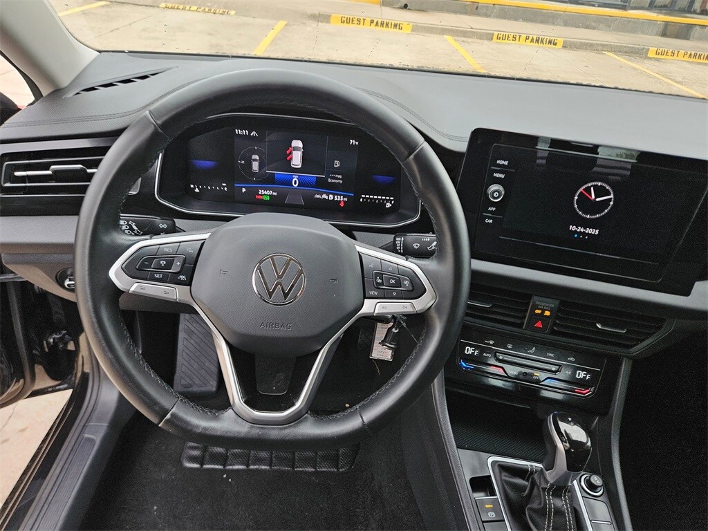 Thumbnail: 2025 Volkswagen Jetta - 13
