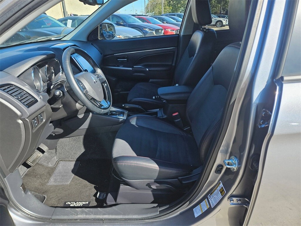 Thumbnail: 2025 Mitsubishi Outlander Sport - 11