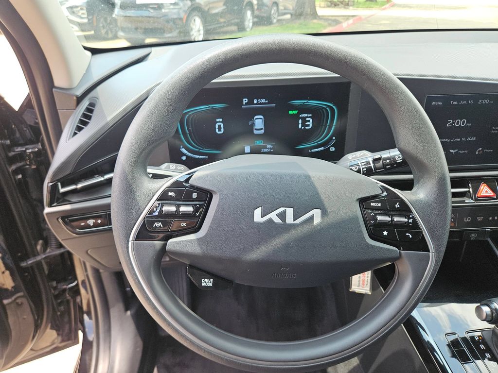 Thumbnail: 2025 Kia Niro - 18