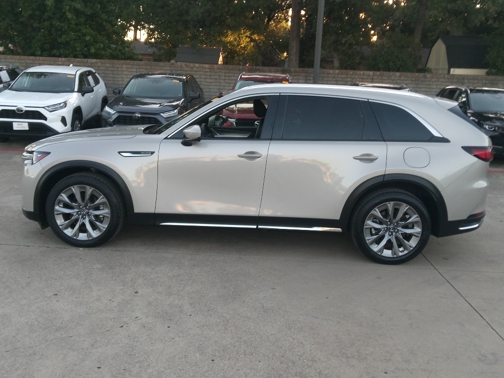 Thumbnail: 2025 Mazda CX-90 - 4