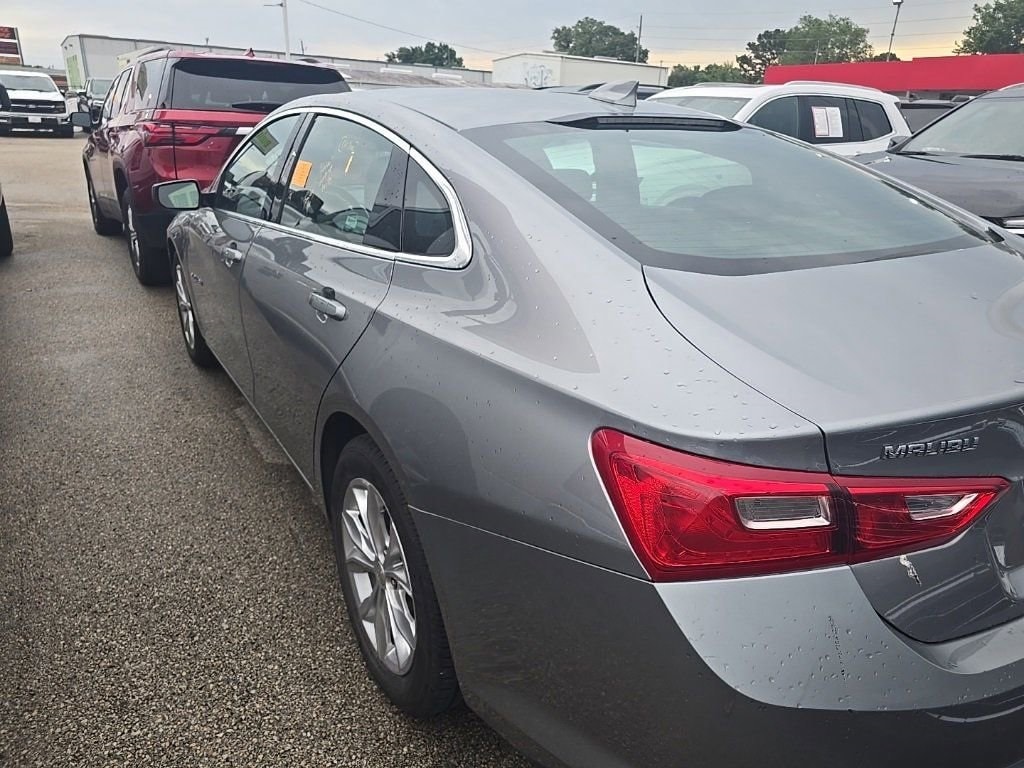Thumbnail: 2023 Chevrolet Malibu - 5