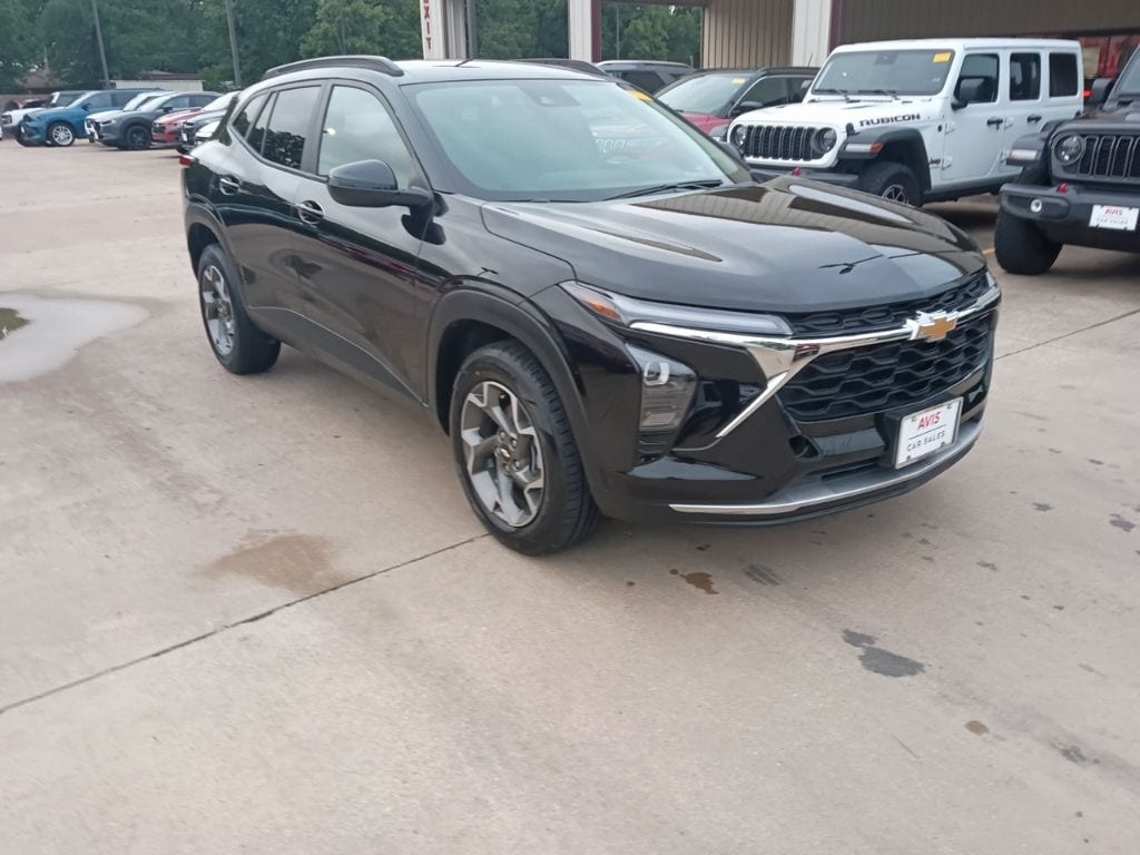 Thumbnail: 2025 Chevrolet Trax - 6