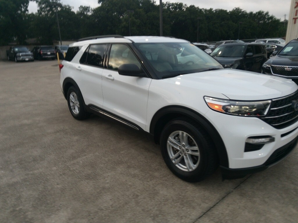Thumbnail: 2023 Ford Explorer - 8
