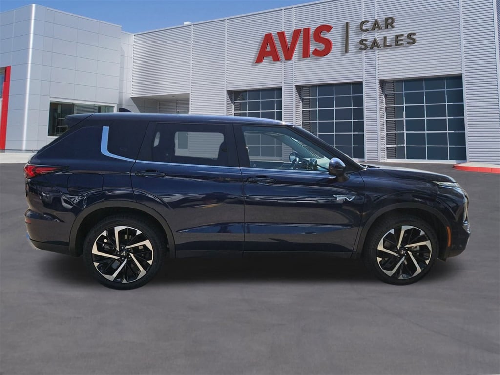 Thumbnail: 2023 Mitsubishi Outlander - 5