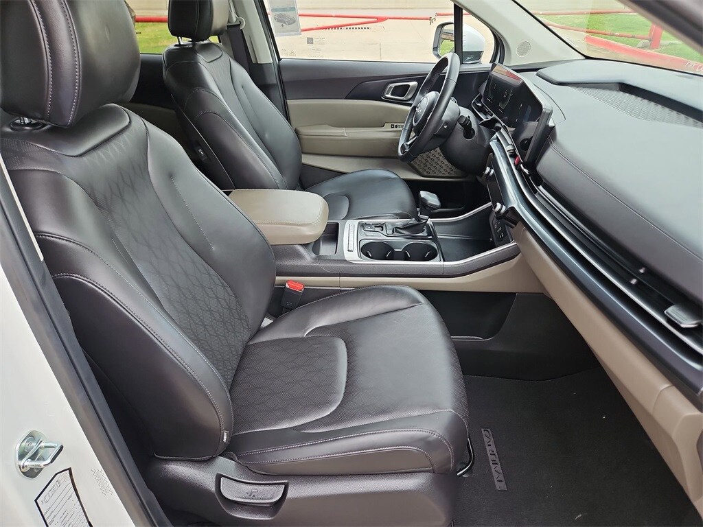 Thumbnail: 2025 Kia Carnival - 32